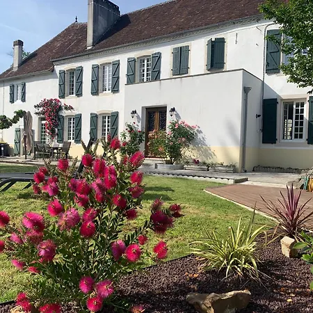 Maison Geze Bed and Breakfast 3*